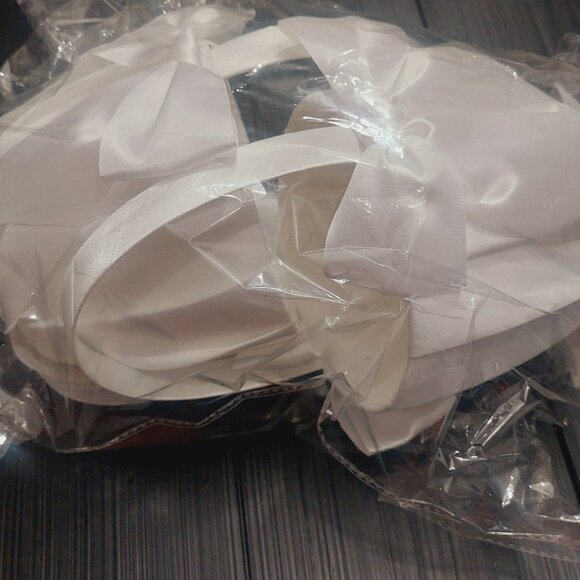 Wedding Girls Flower Baskets - Picture 1 of 3